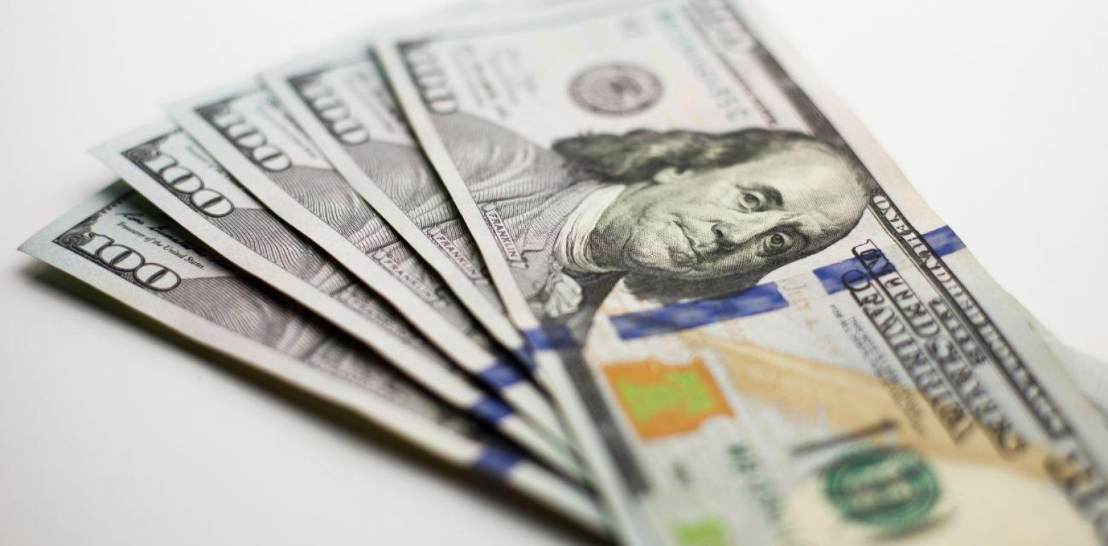 Курс доллара вернулся к максимумам, НБУ увеличил продажу валюты из резервов