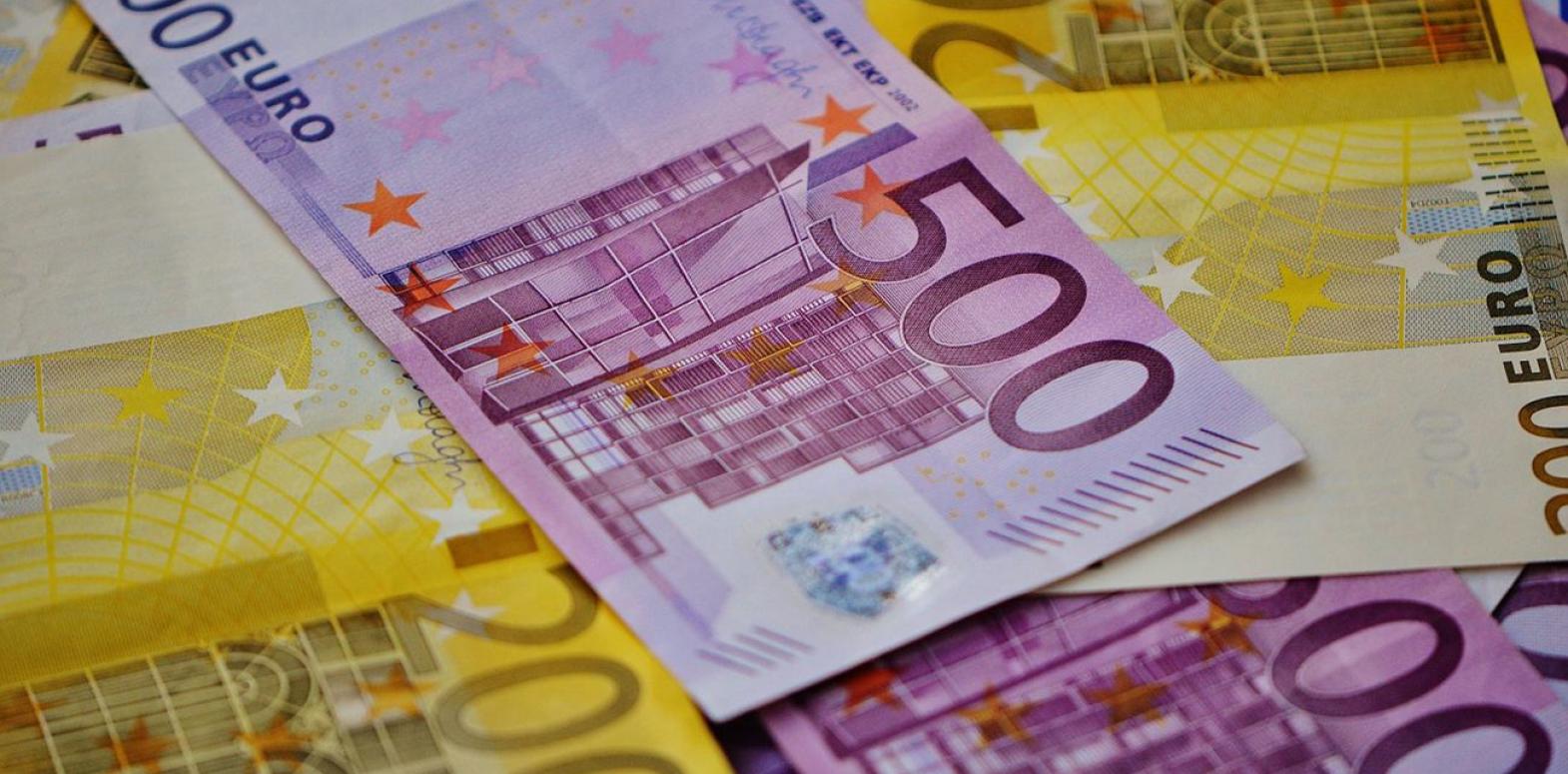 Курс евро вырос до максимума с июля прошлого года