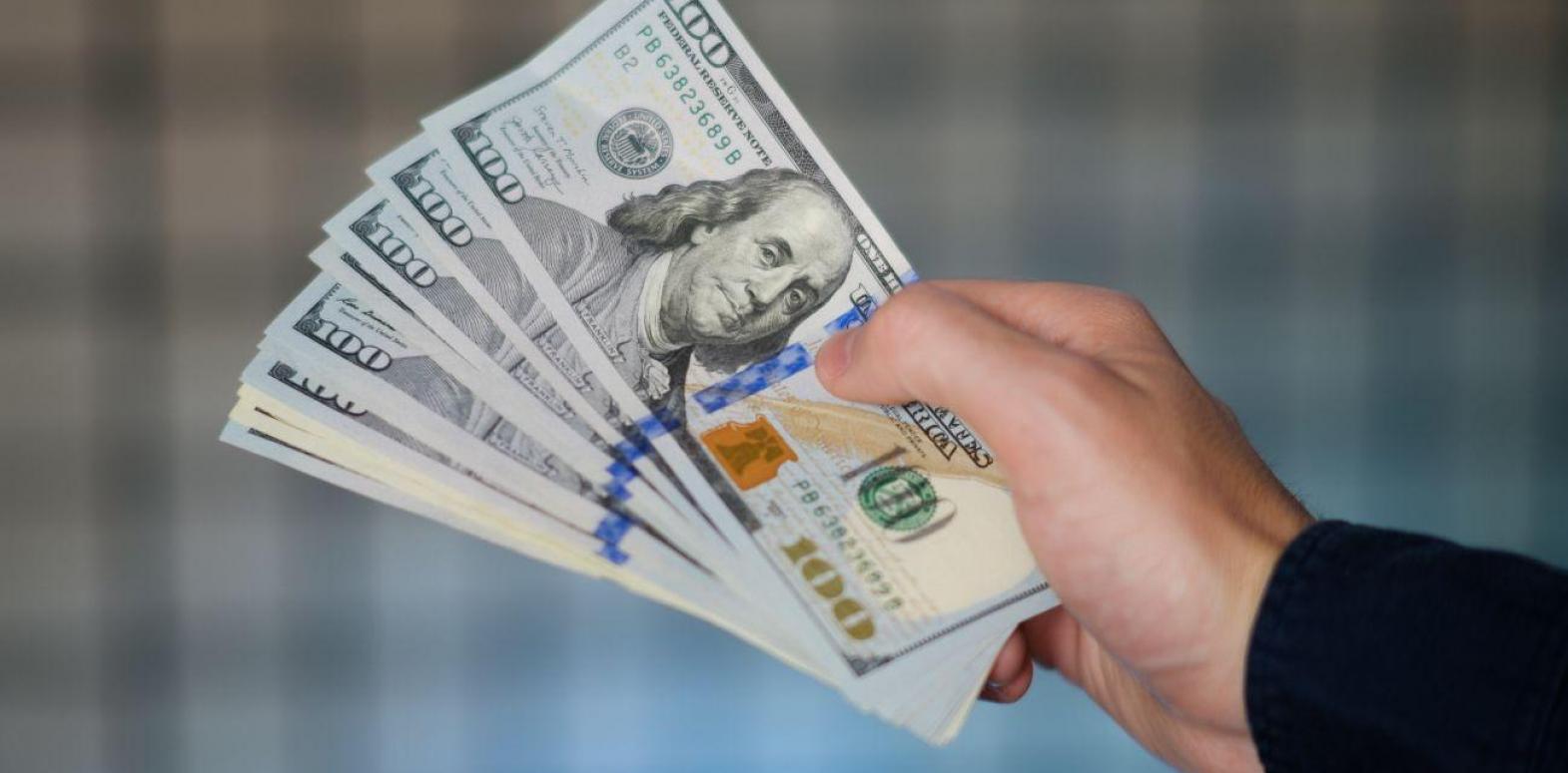 НБУ поднял официальные курсы доллара и евро до новых максимумов