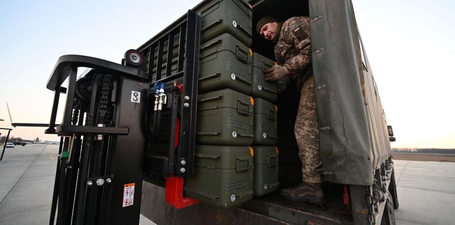 Польша усилила охрану главного хаба для военной помощи Украине из-за опасений диверсий